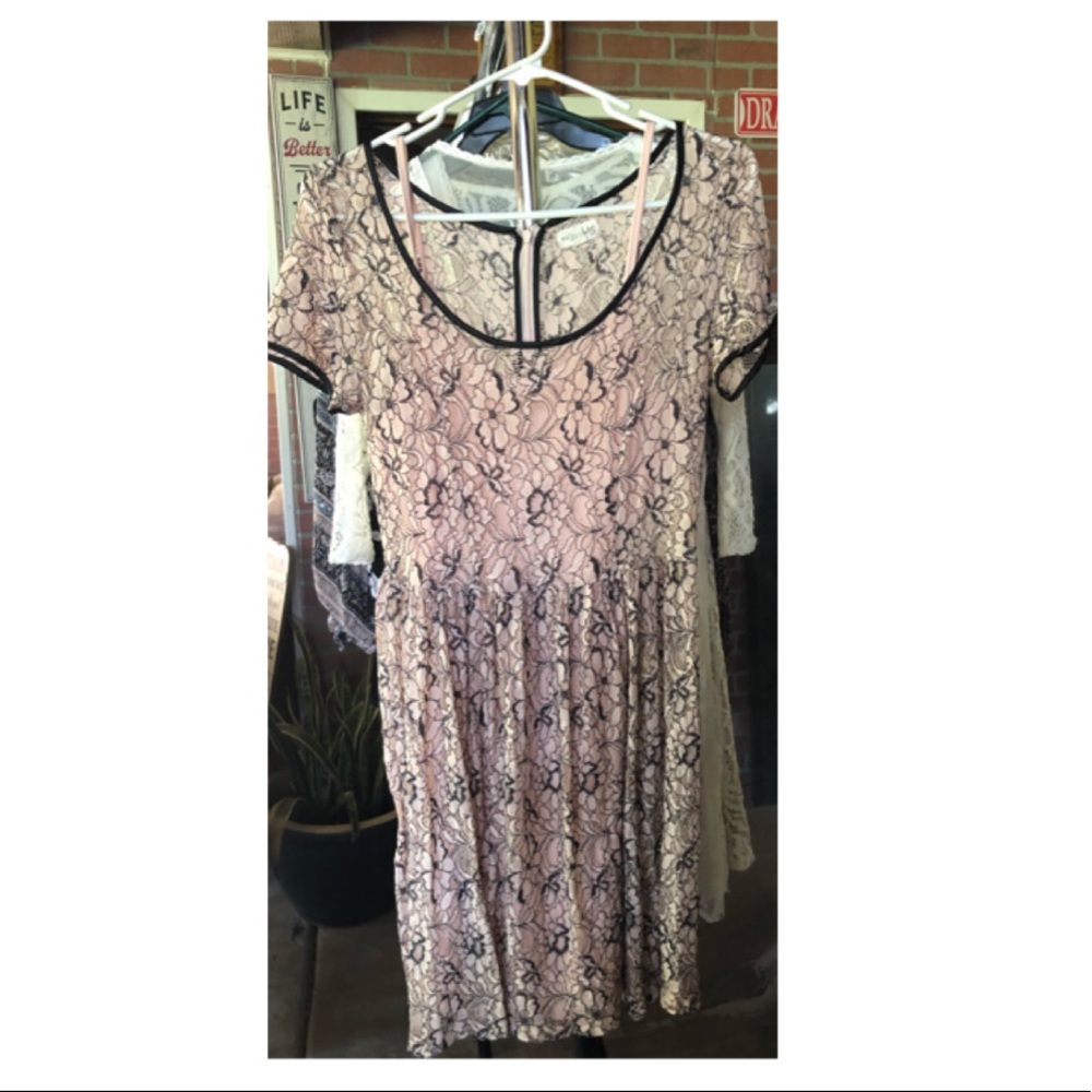 MAISON JULES light pink and black lace dress